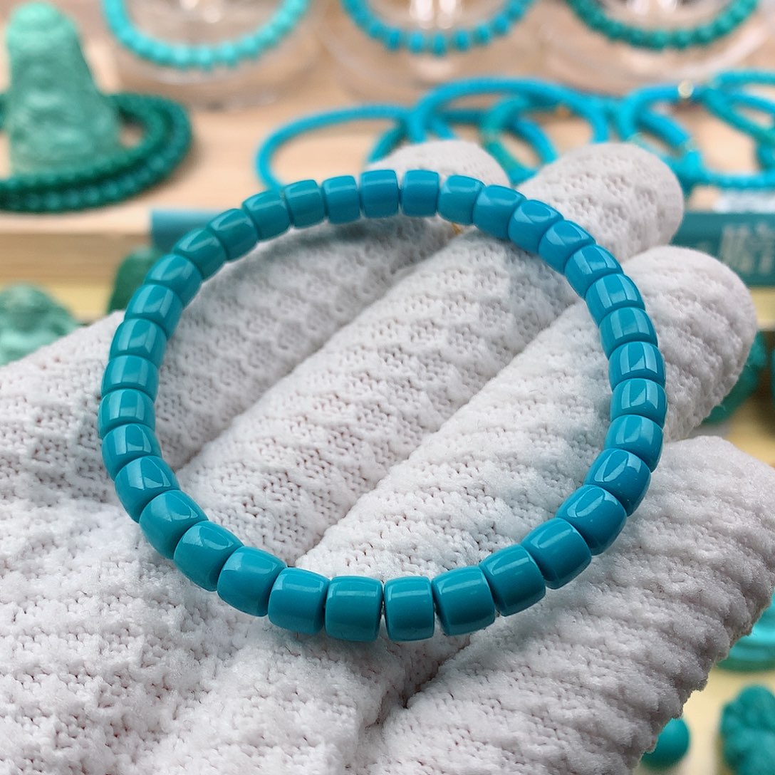 绿松石颈饰未镶嵌