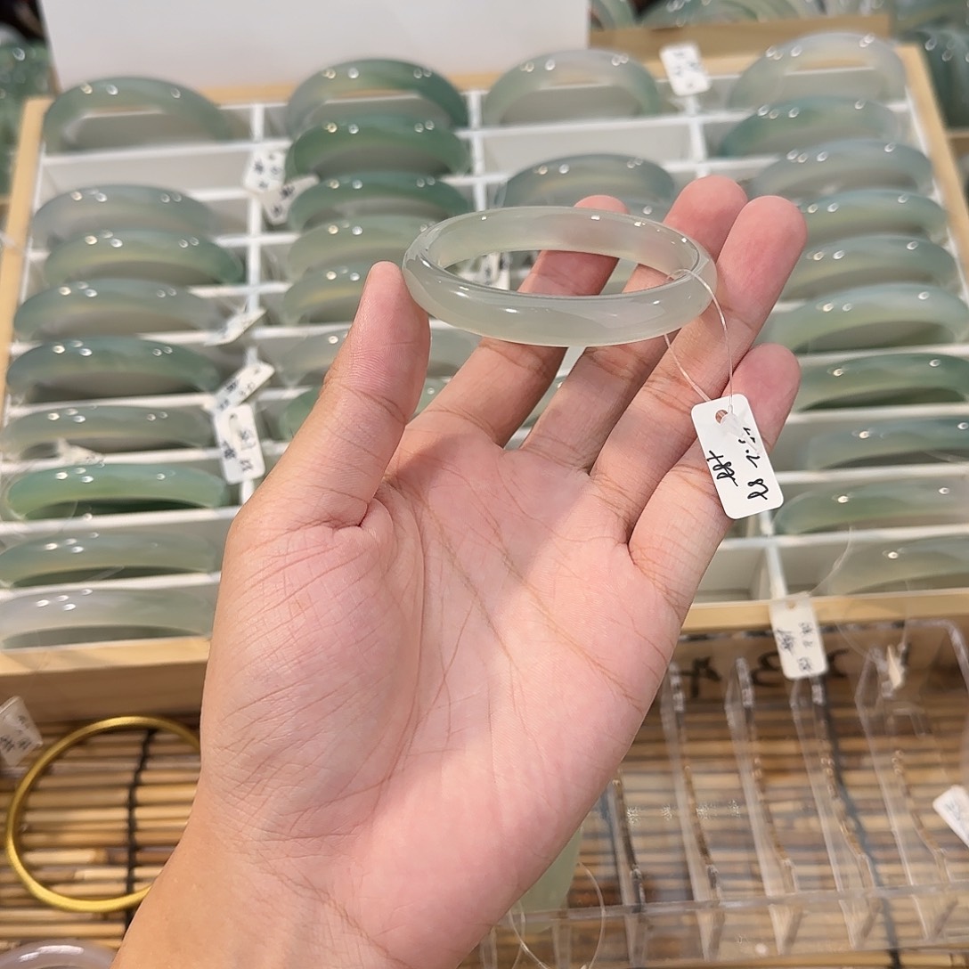 玛瑙/玉髓未镶嵌手镯圈口55.2