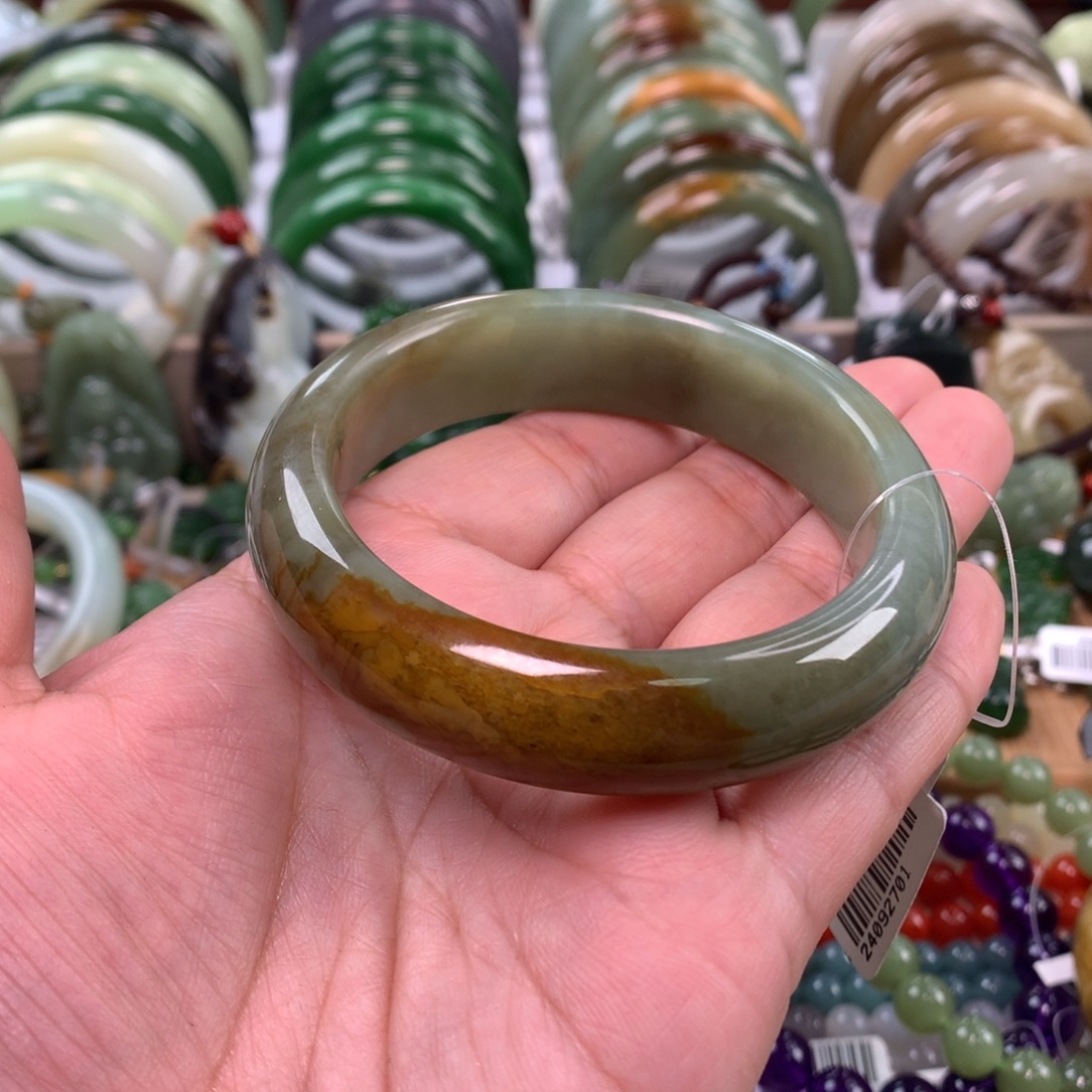 和田玉未镶嵌手镯57口径