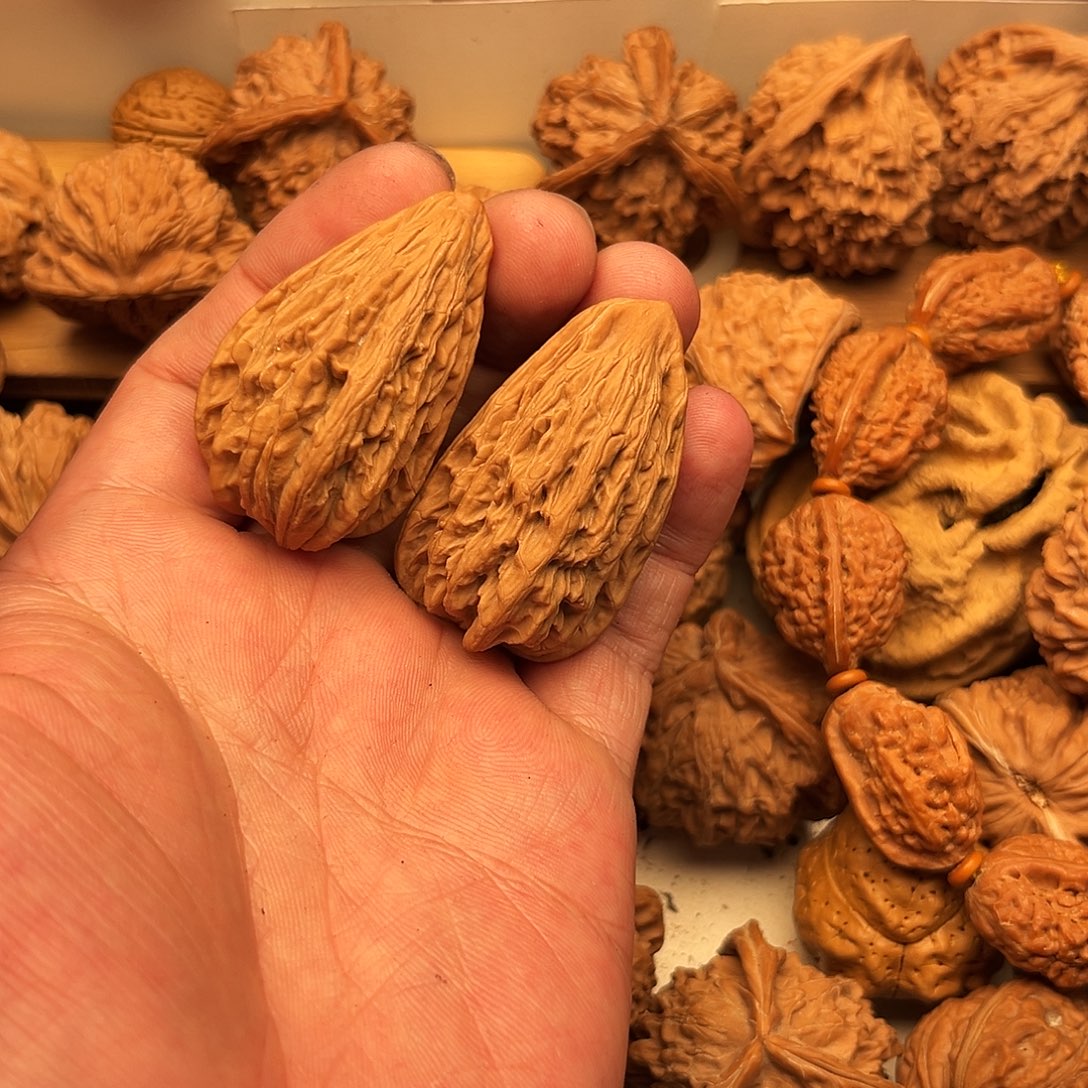 蜡***笔文玩核桃吊坠鸭嘴