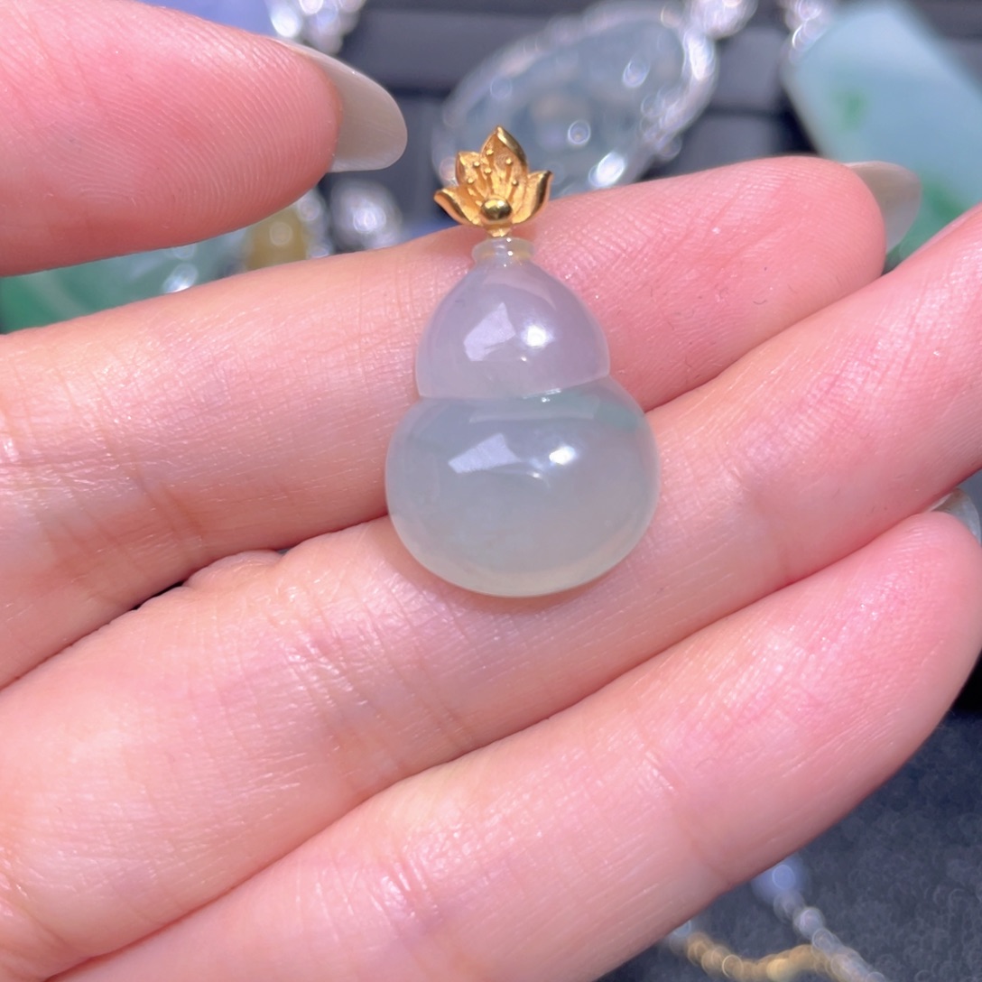 颈饰18K金镶嵌翡翠翡翠