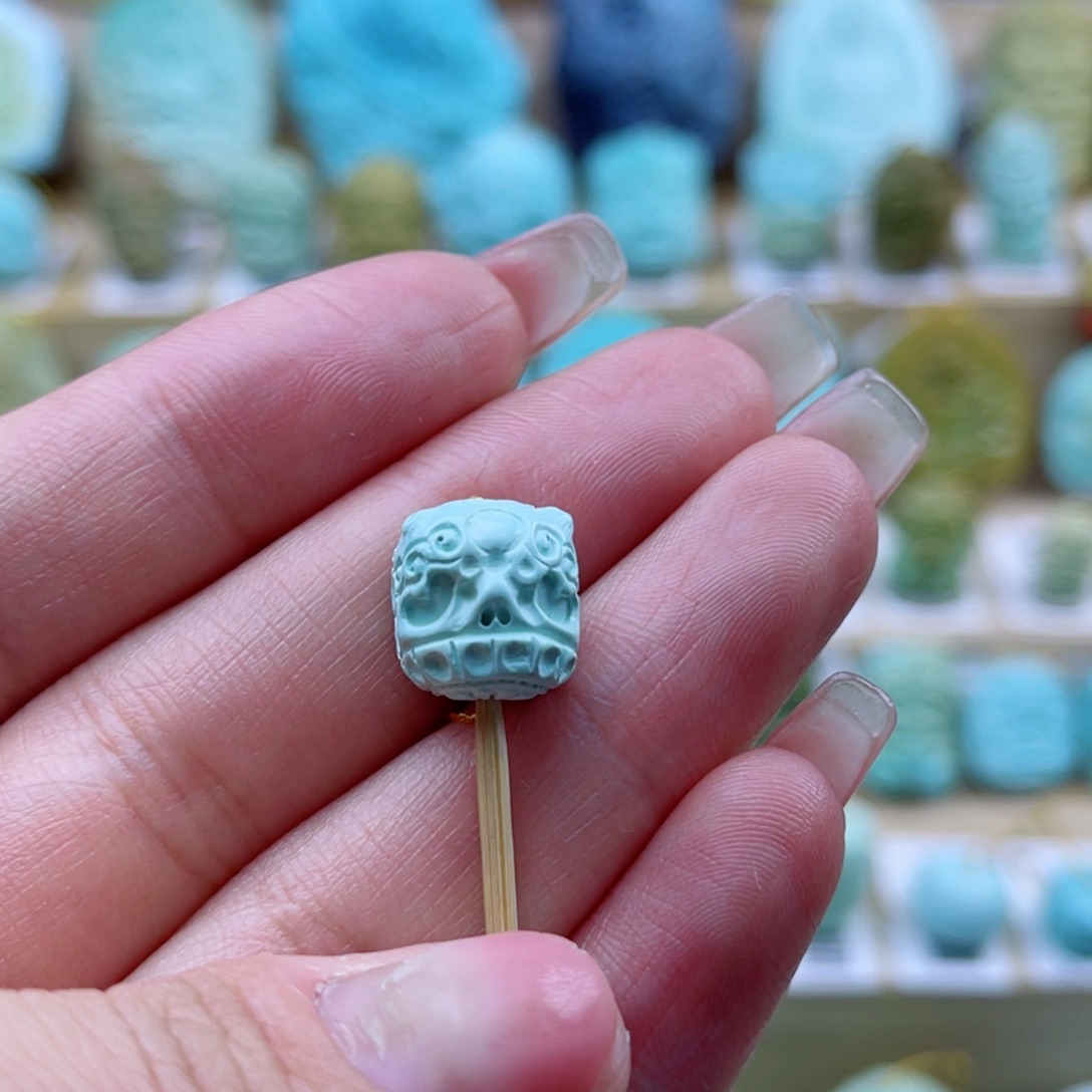 绿松石未镶嵌珠宝奇石