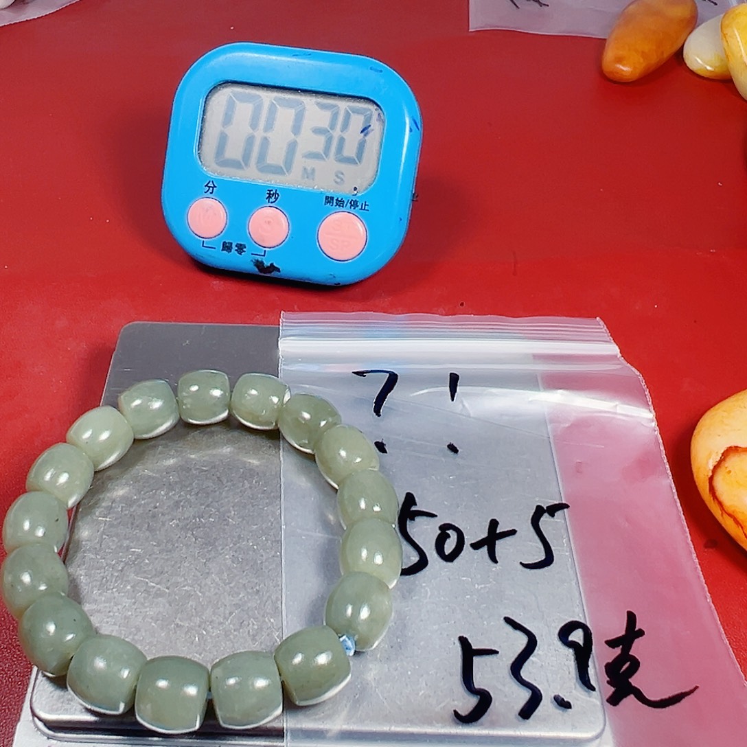 ？***？和田玉（糖玉）未镶嵌颈饰