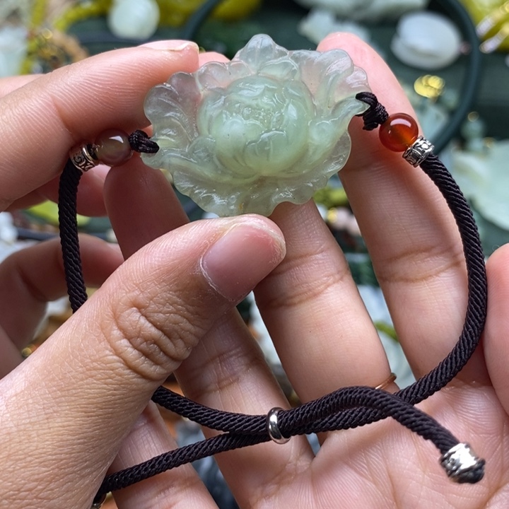 蛇纹石玉未镶嵌吊坠