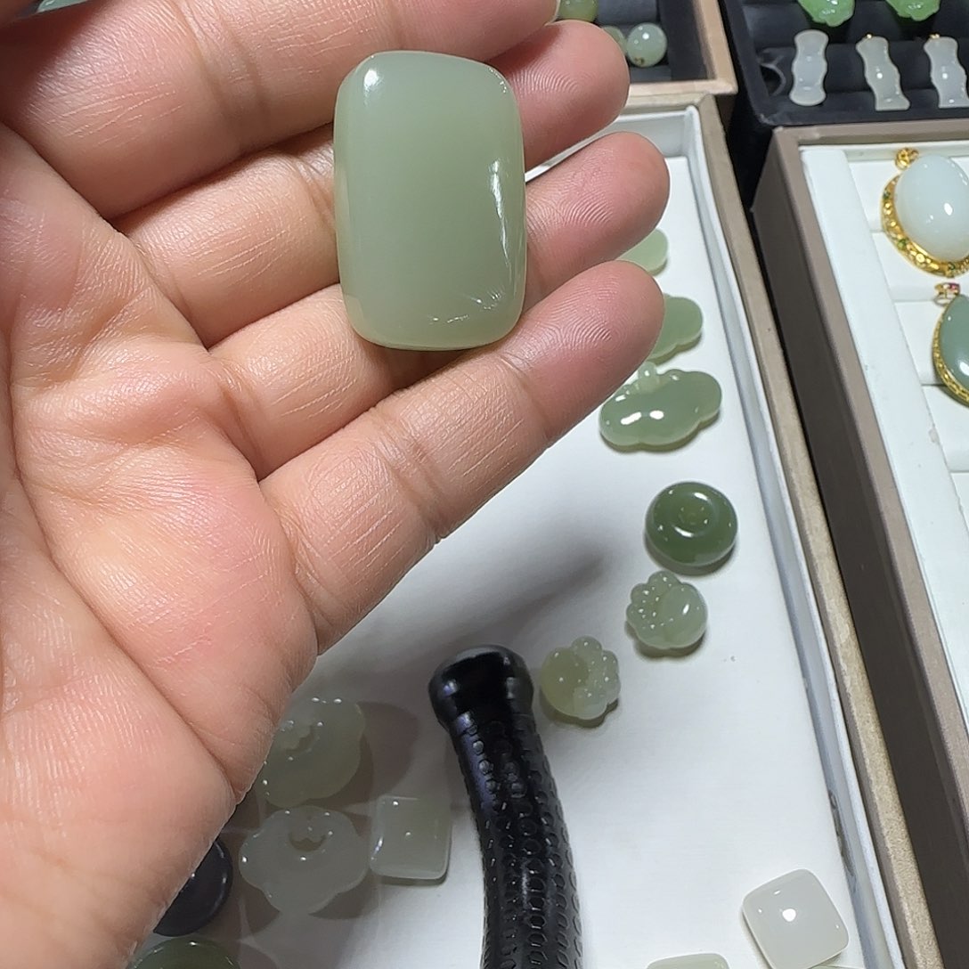 和田玉吊坠(不含链)未镶嵌