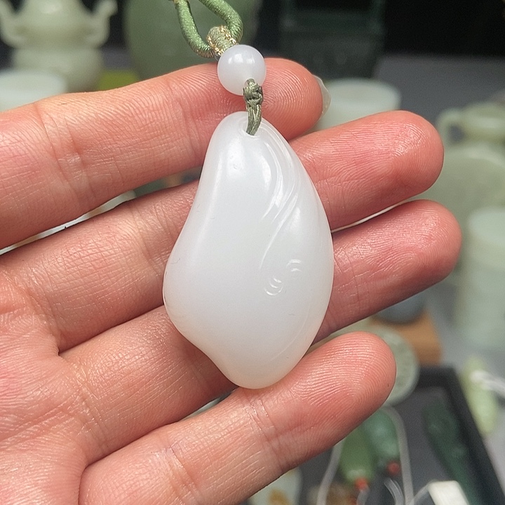 和田玉吊坠(赠链)未镶嵌
