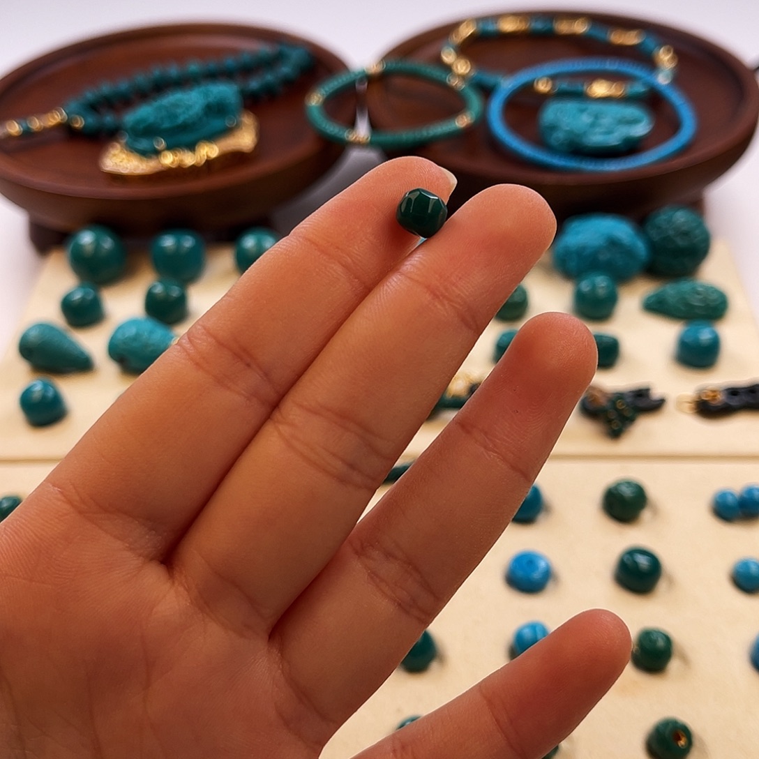 绿松石未镶嵌把件