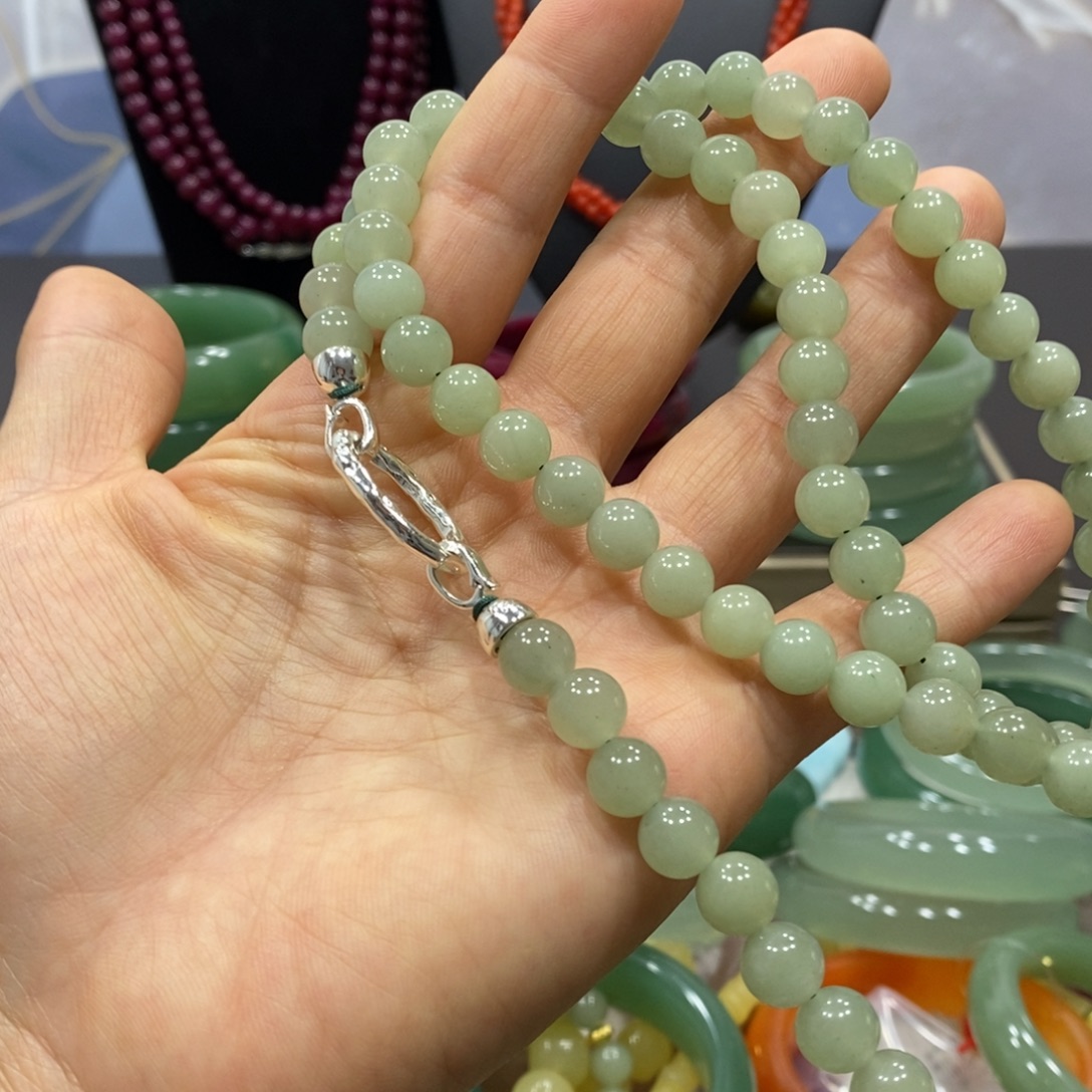 石英岩玉未镶嵌手镯