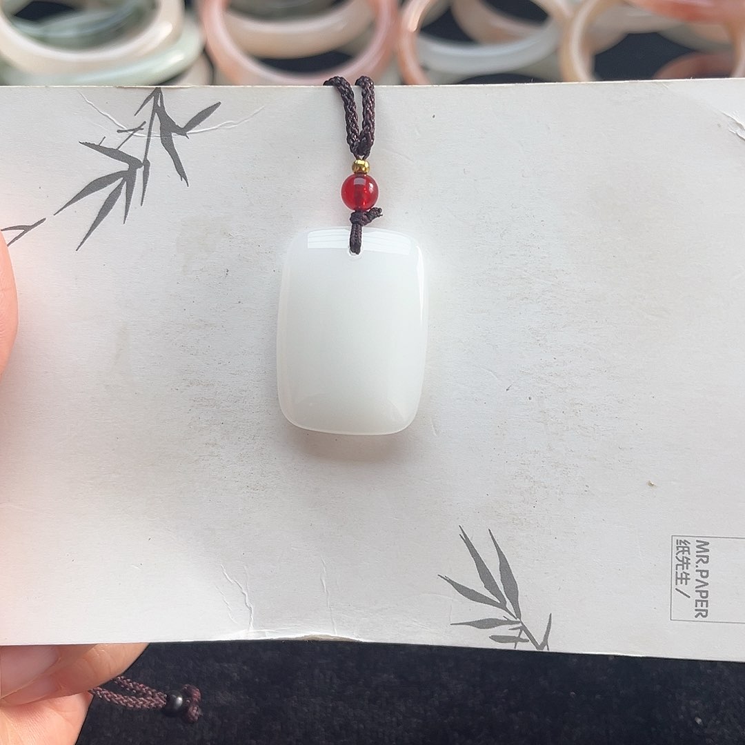 未镶嵌手镯石英质玉