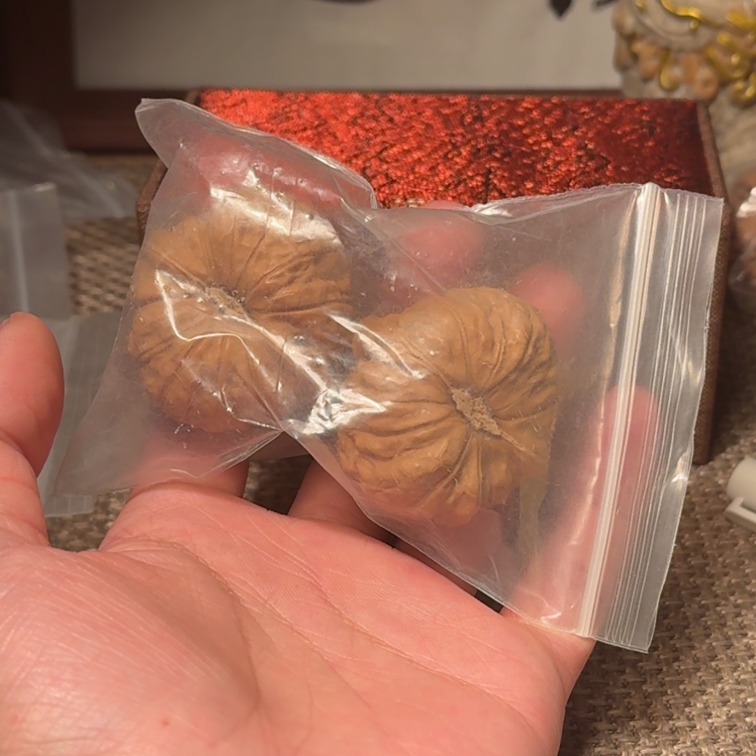 文玩核桃吊坠哈哈这几次你说是谁呀哈不