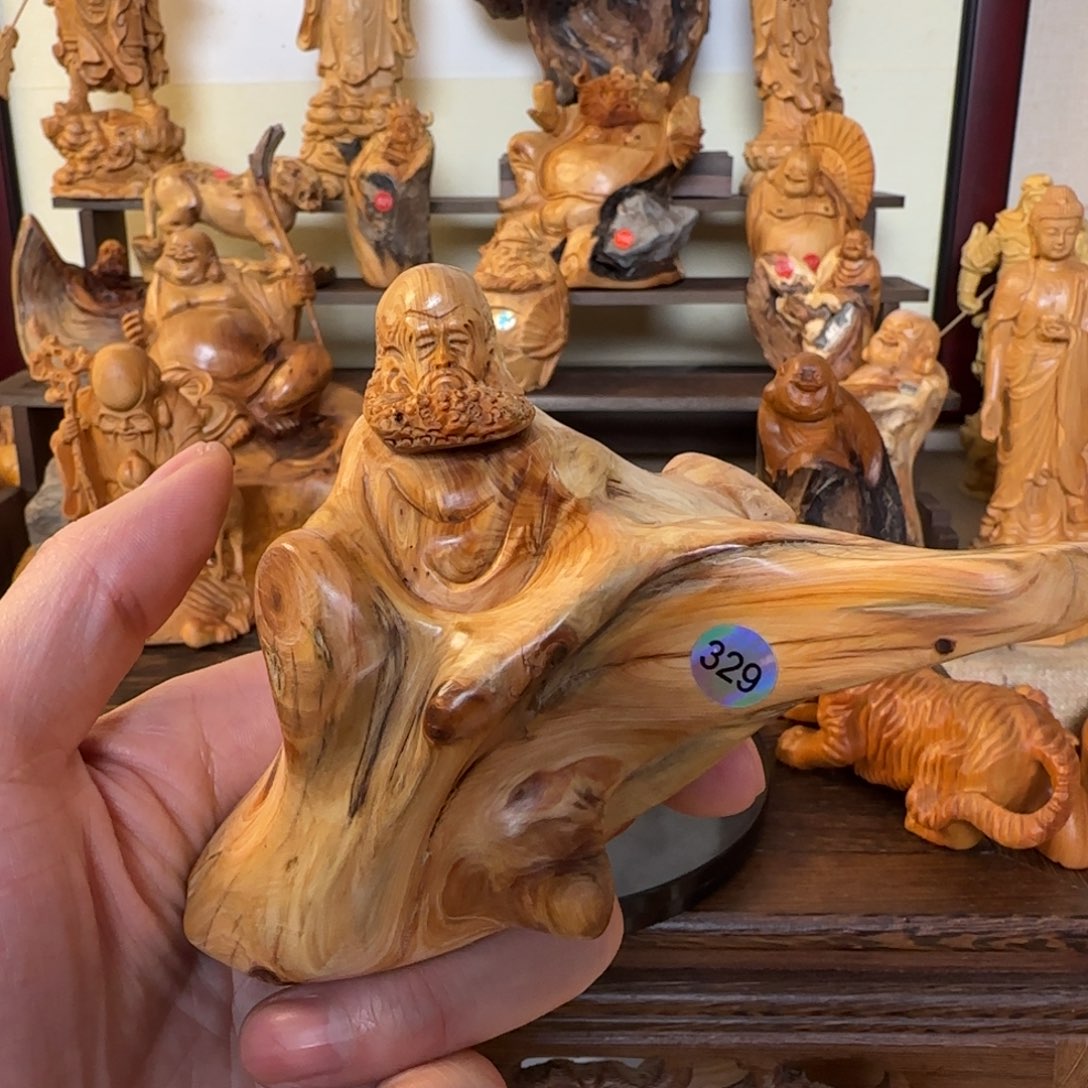 崖柏小木匠艺雕一物一拍