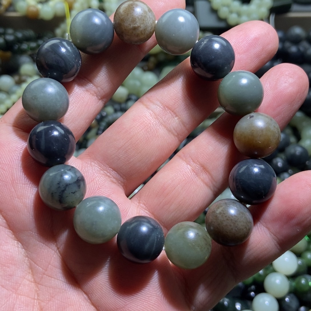 项链未镶嵌和田玉（糖玉）