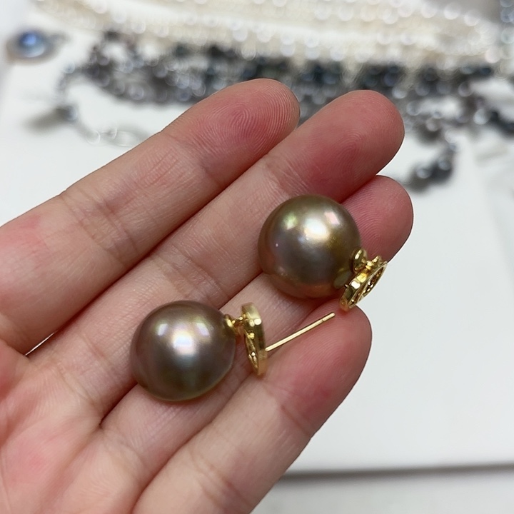 大***姐拼合珍珠（马贝珠）耳饰未镶嵌