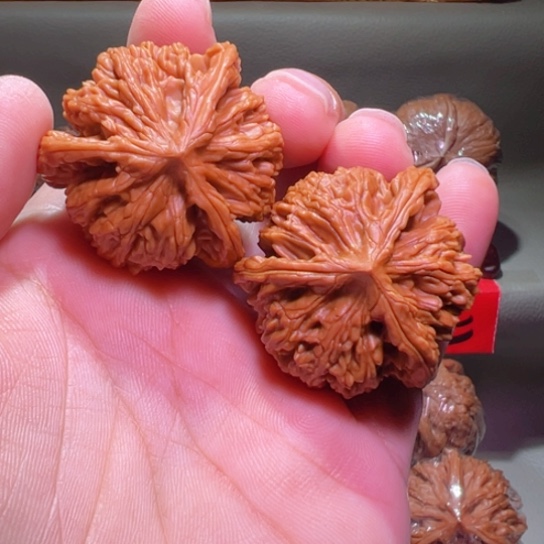 把件文玩核桃顶级球奔麦穗虎头罕见