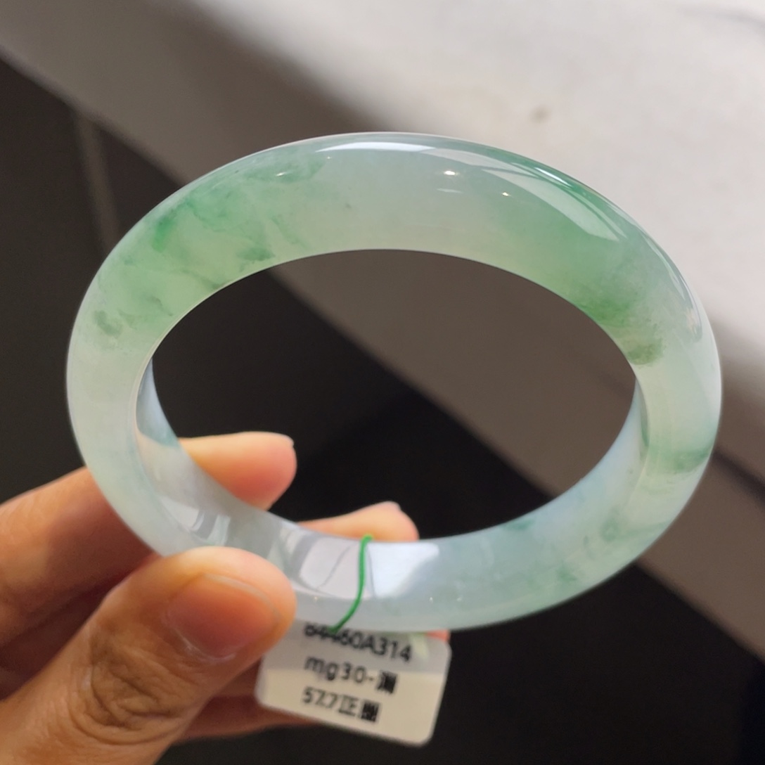 翡翠未镶嵌手镯冰胶飘绿花手镯