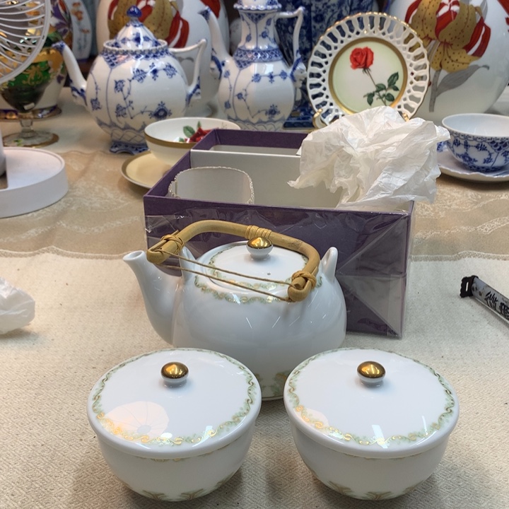 紫砂金瓷阁精品瓷器店