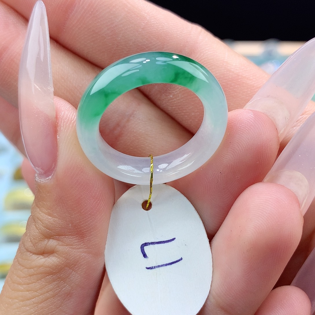 翡翠戒指未镶嵌17圈