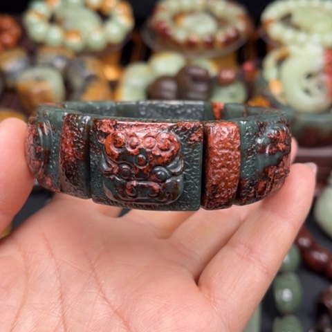 岫岩老玉（透闪石质玉）手链未镶嵌开**好