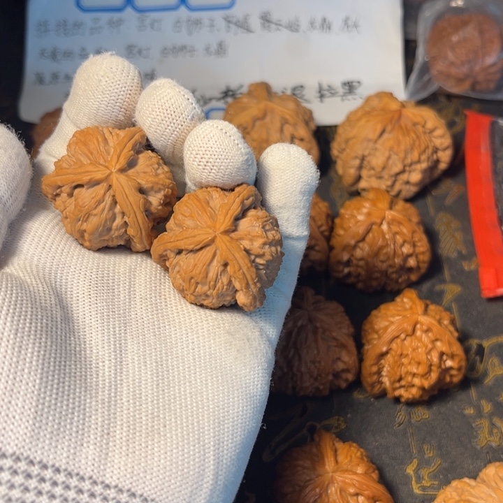 吊坠文玩核桃万*·拼白狮子三棱白茬