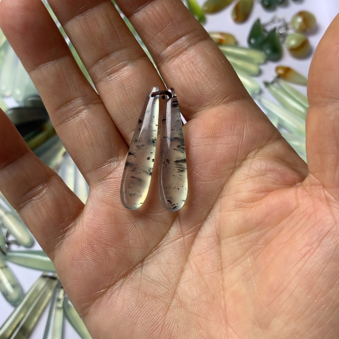 h***i蛇纹石玉未镶嵌耳坠