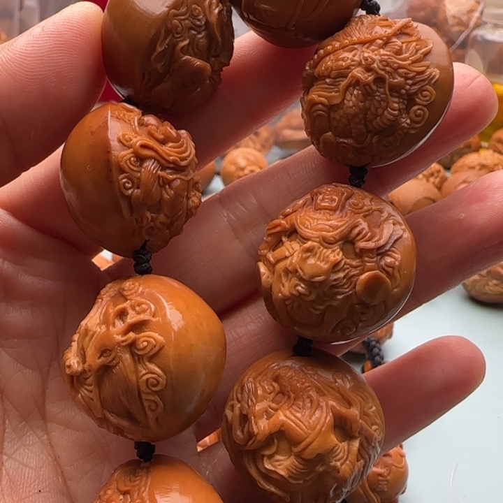 橄榄核手串雕刻工艺
