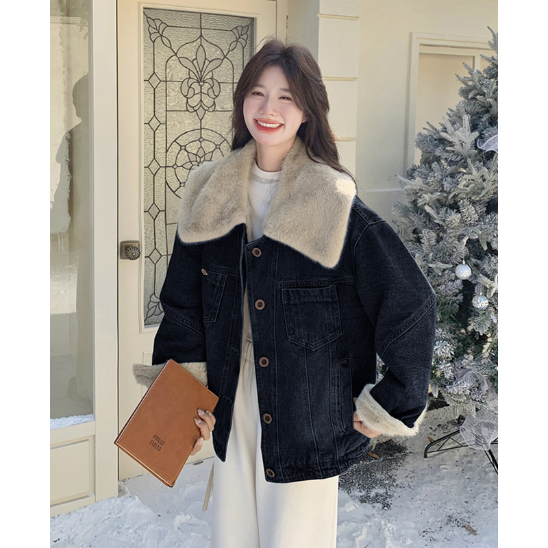 大翻领加厚牛仔外套棉衣女2025冬季新款时尚减龄保暖毛绒绒夹克潮