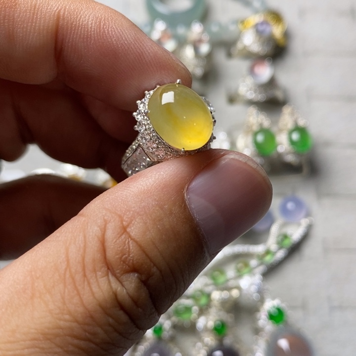 定制翡翠未镶嵌高冰黄11.5mm