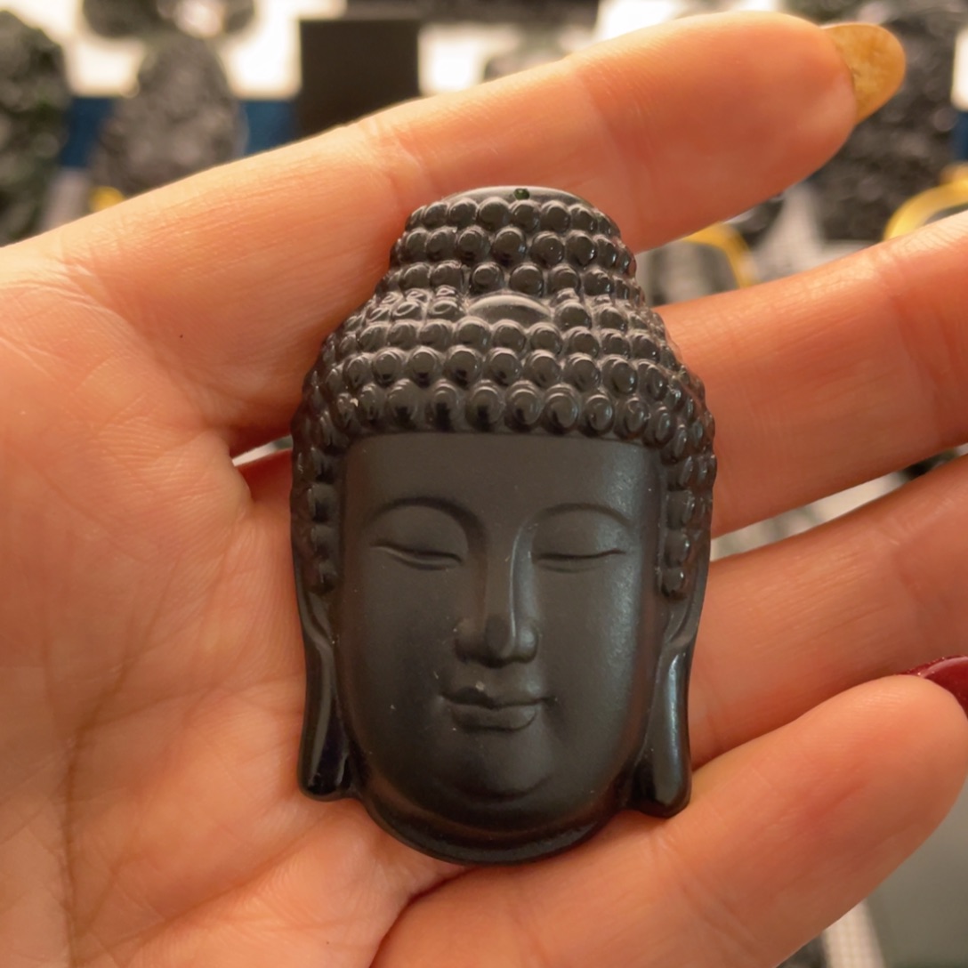 蛇纹石玉吊坠未镶嵌玉**哥