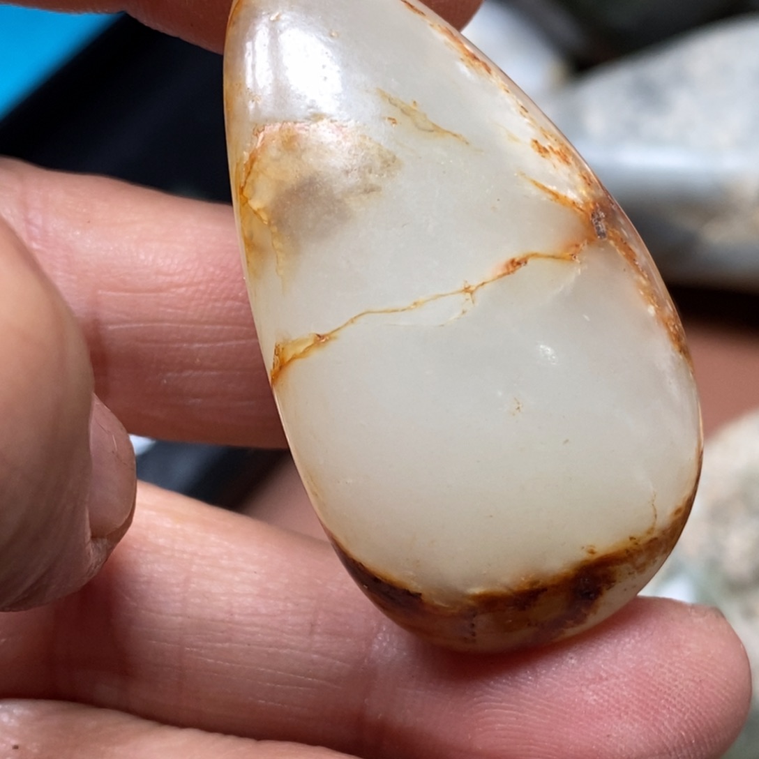 和田玉挂件足铂镶嵌