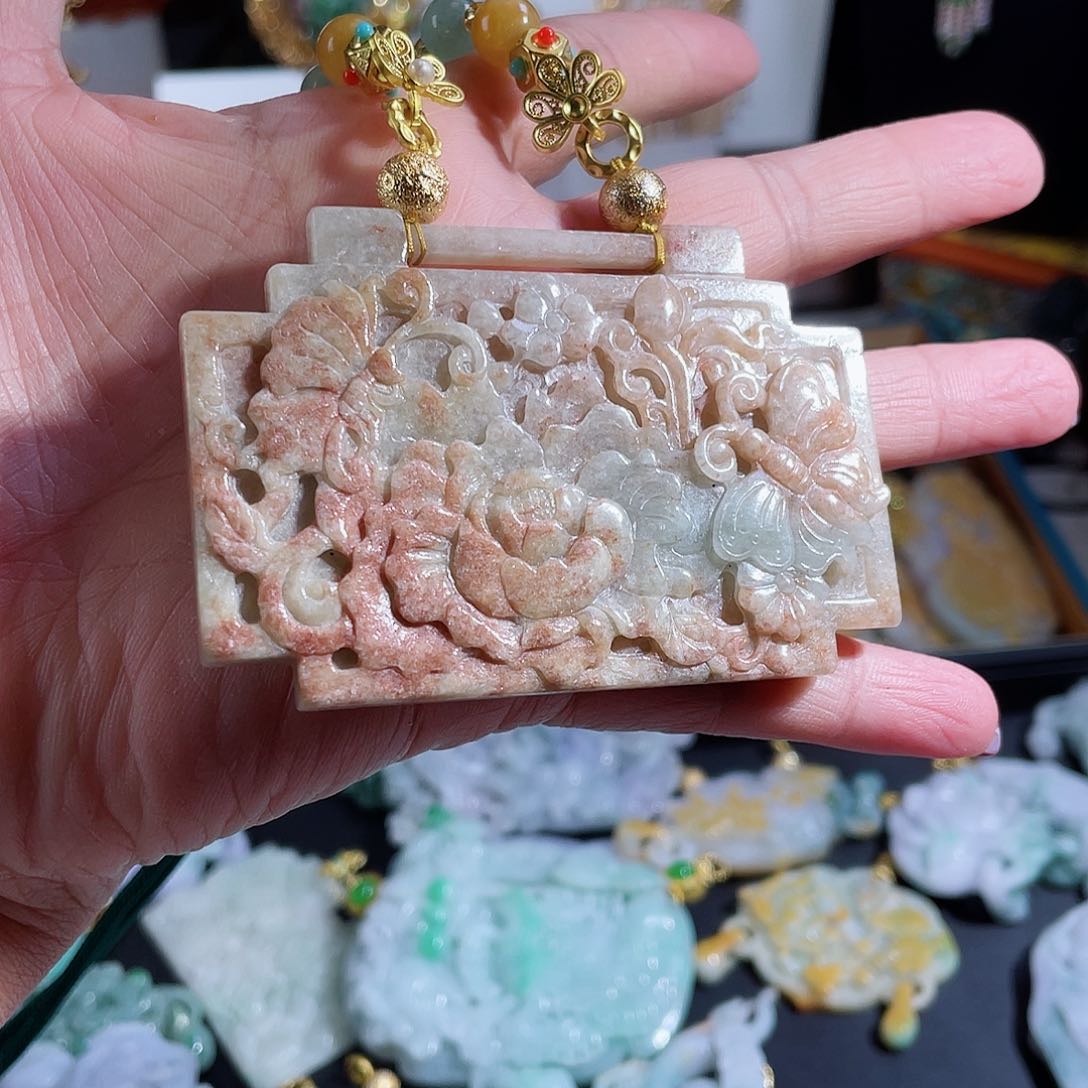 翡翠颈饰未镶嵌公**绘