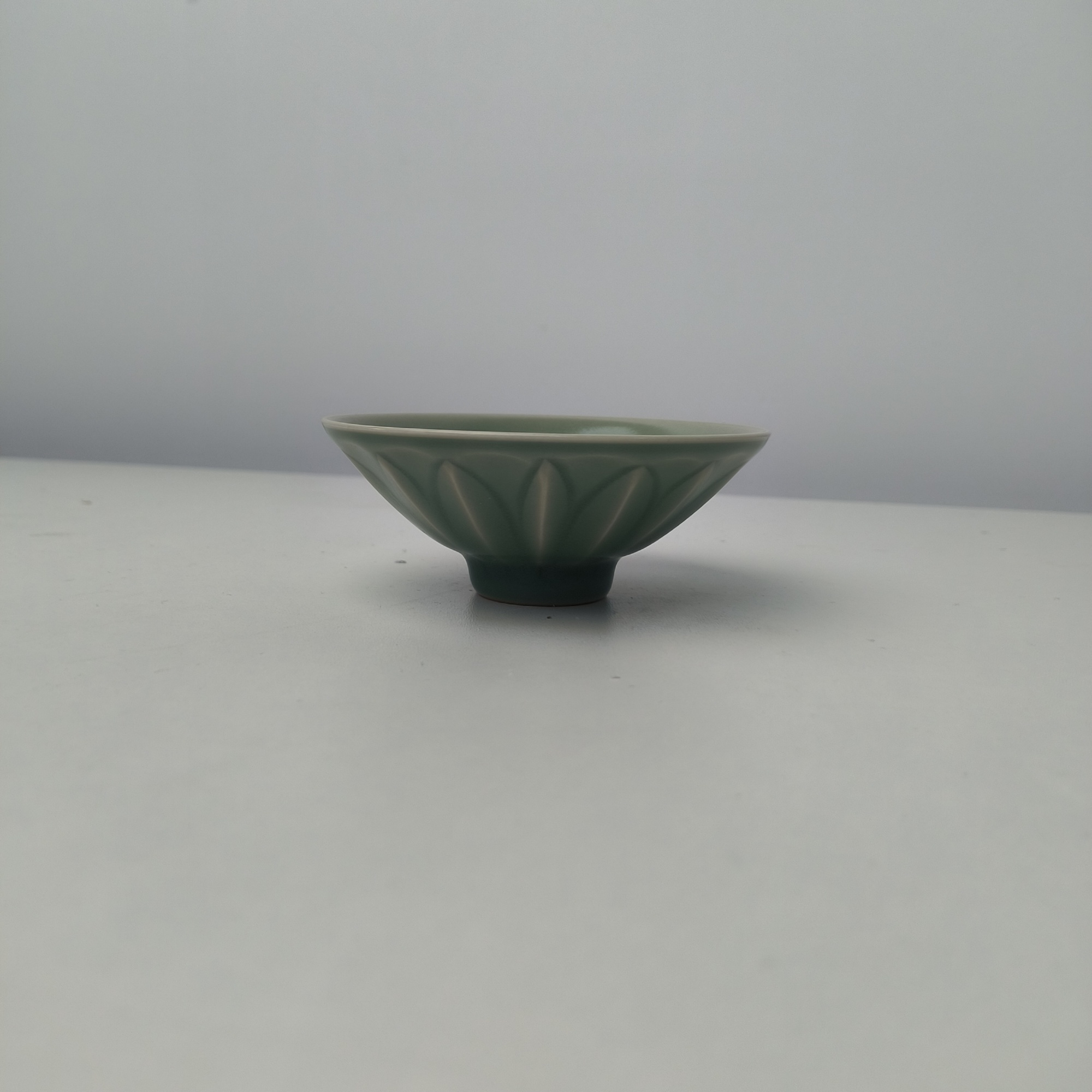 SHTC1162[学茶严选]吴燕玲--豆青刻绘斗立