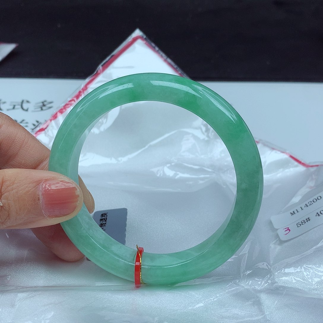 翡翠手镯未镶嵌58圈4200