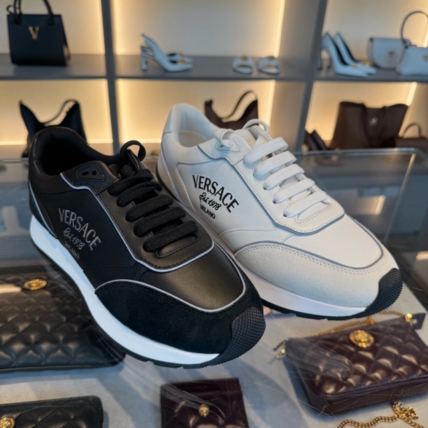 未使用 VERSACE/范思哲 俩周左右回国/男士老爹鞋