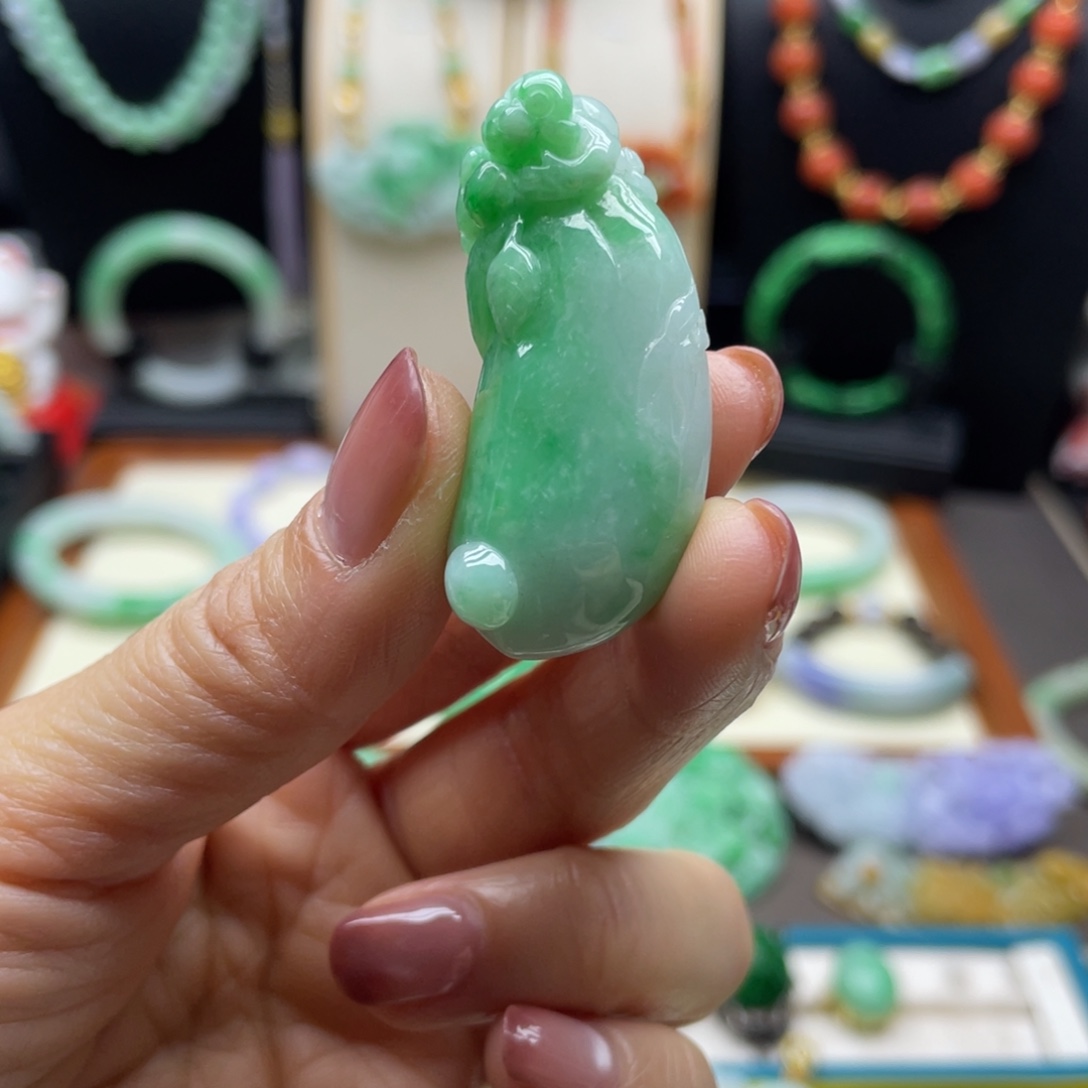 翡翠未镶嵌颈饰翡翠福瓜
