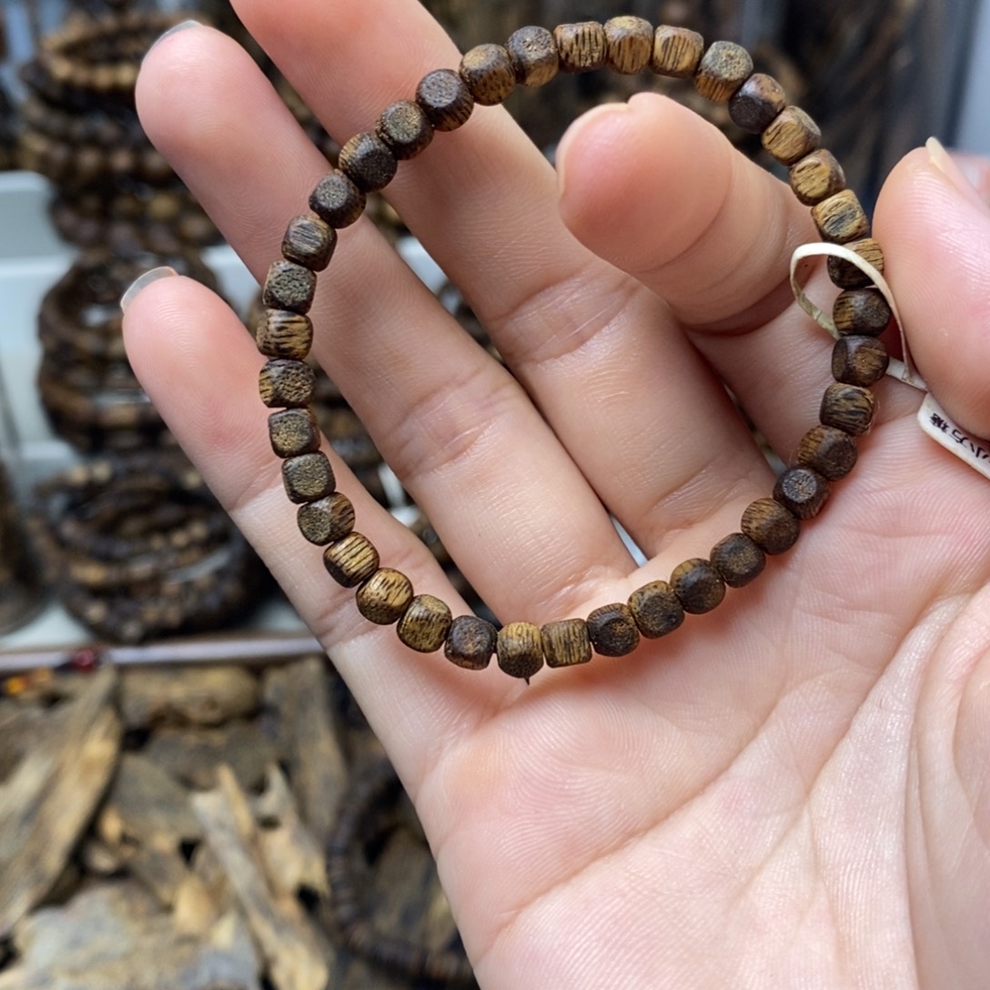 沉香碎屑沉香小方糖