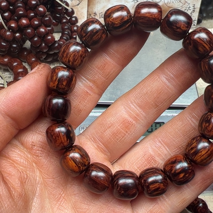 藤类海南红降12老型黑金底天花板