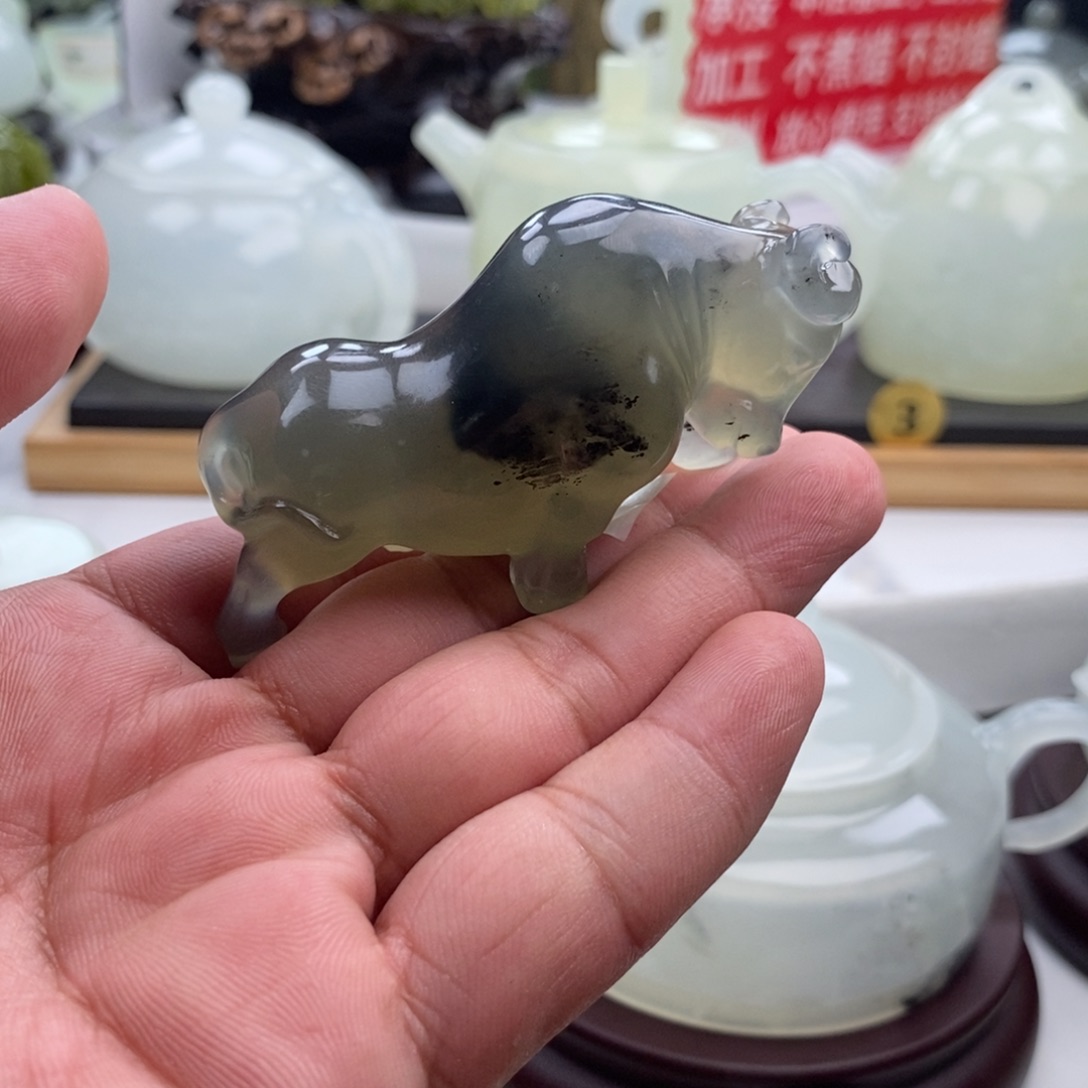 第***象未镶嵌岫玉四大名玉手把件