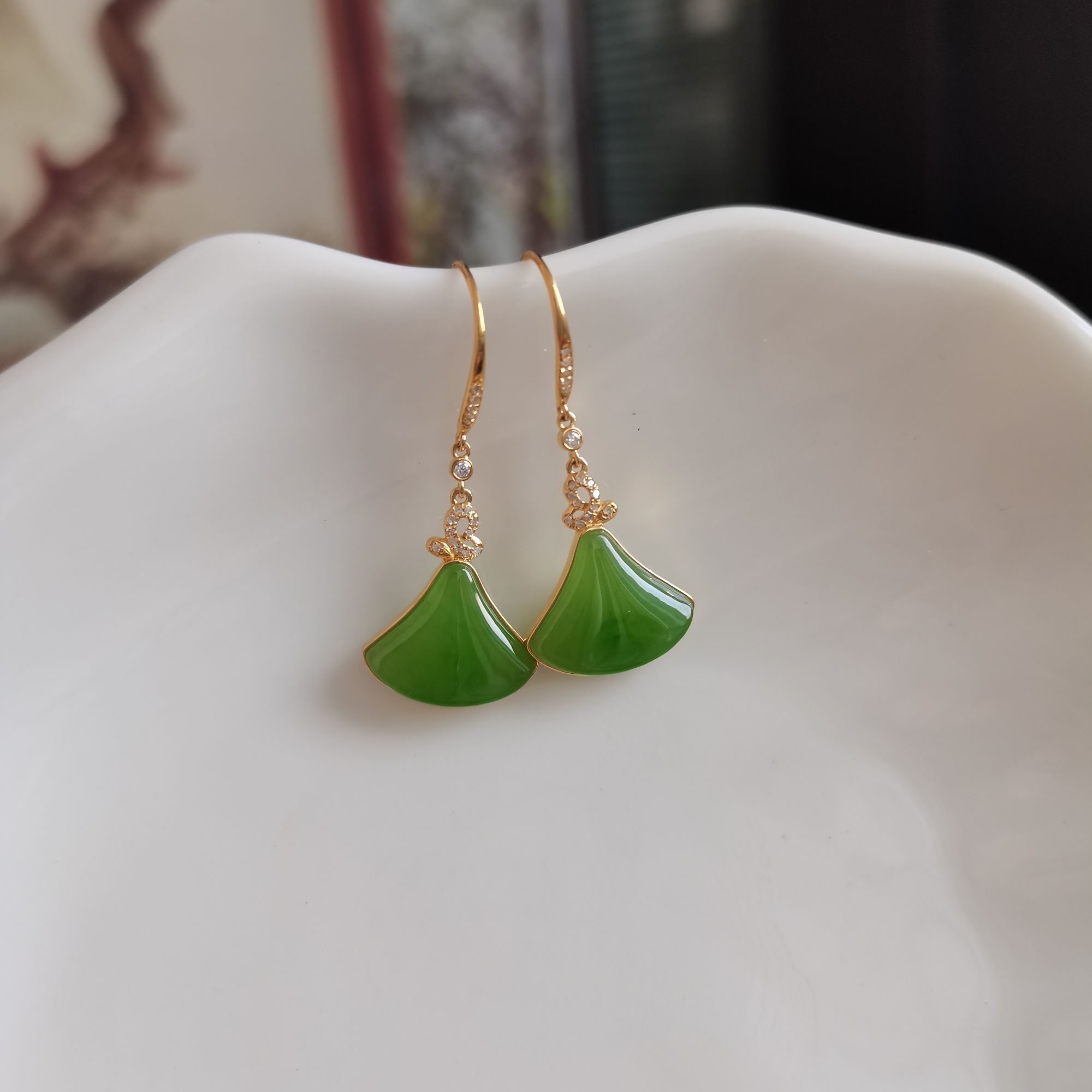 和田玉碧玉耳坠小裙子耳坠苹果绿俄料保真纯天然18K金镶嵌