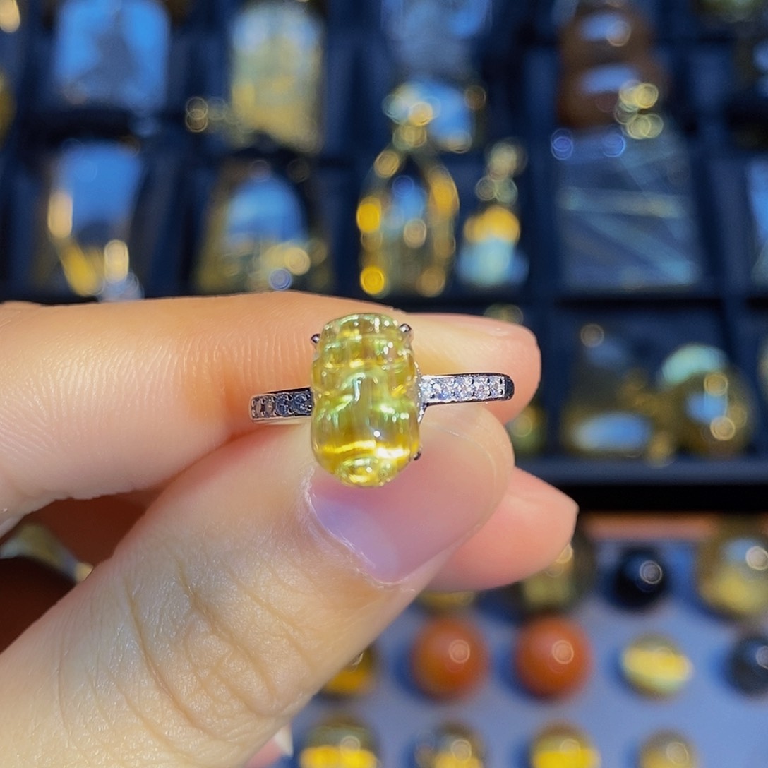 水晶戒指银S925镶嵌天然钛晶貔貅戒指