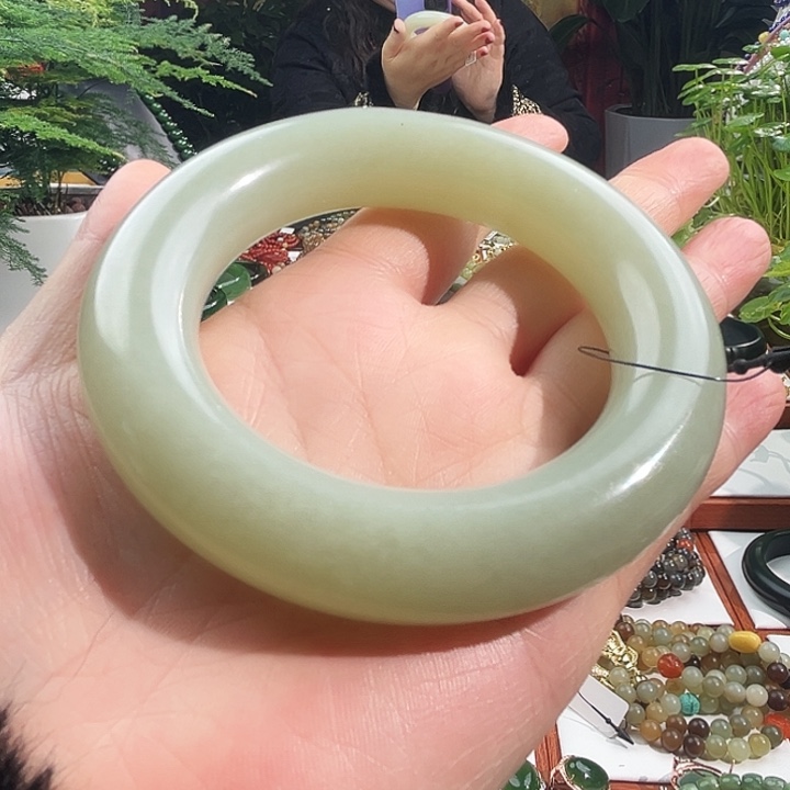 和田玉手镯未镶嵌新疆且末暖黄58圈口