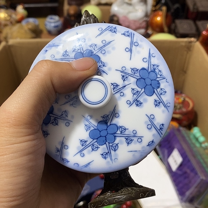 瓷器工艺精湛精细