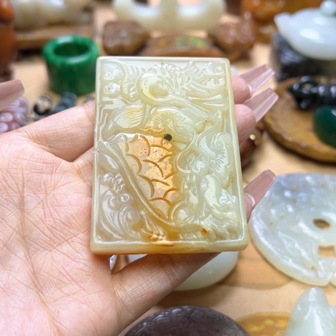 【闪购商品】蛇纹石玉颈饰未镶嵌