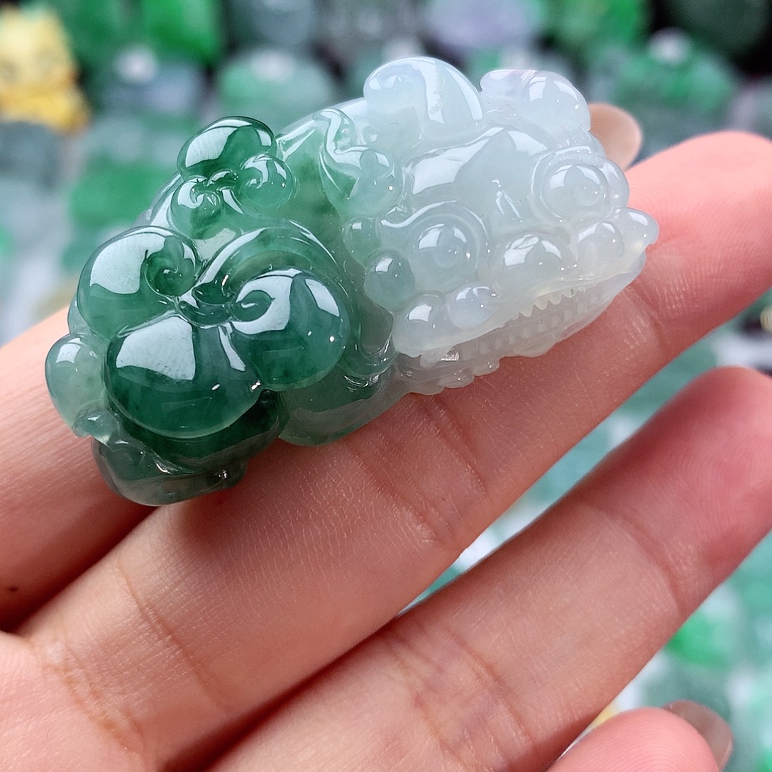 孤***瘾翡翠未镶嵌颈饰翡翠