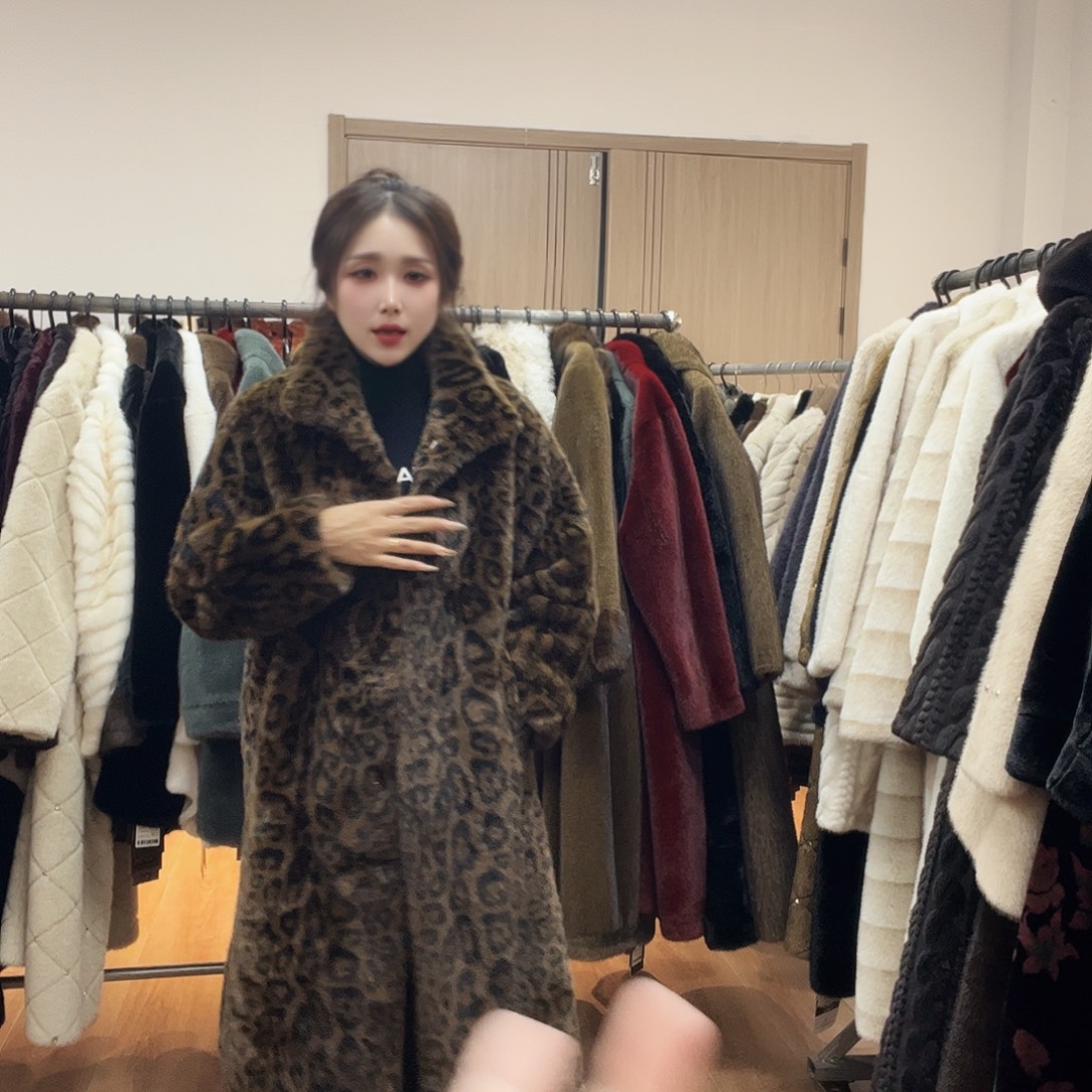 26号皮毛一体外套