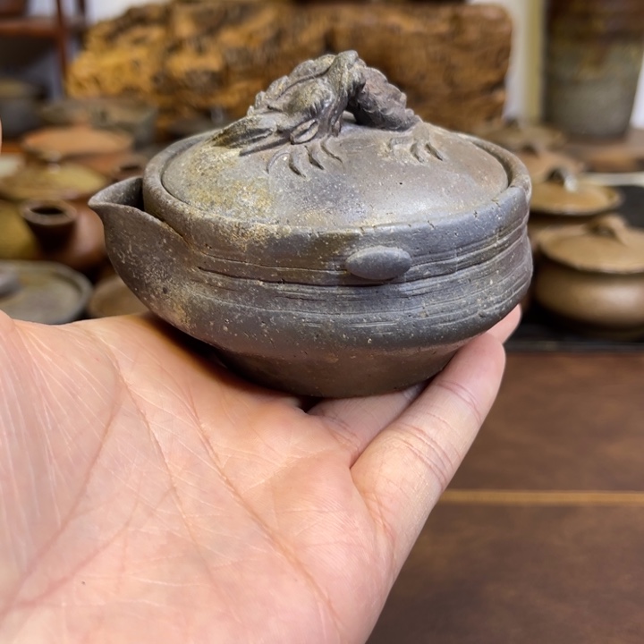 凭***雨备前烧作品初代仁堂，磕伤