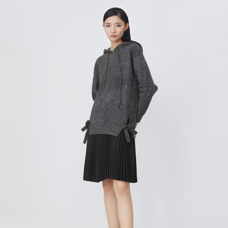 圣迪奥秋冬季女装时尚休闲通勤百搭连帽针织衫S21483558