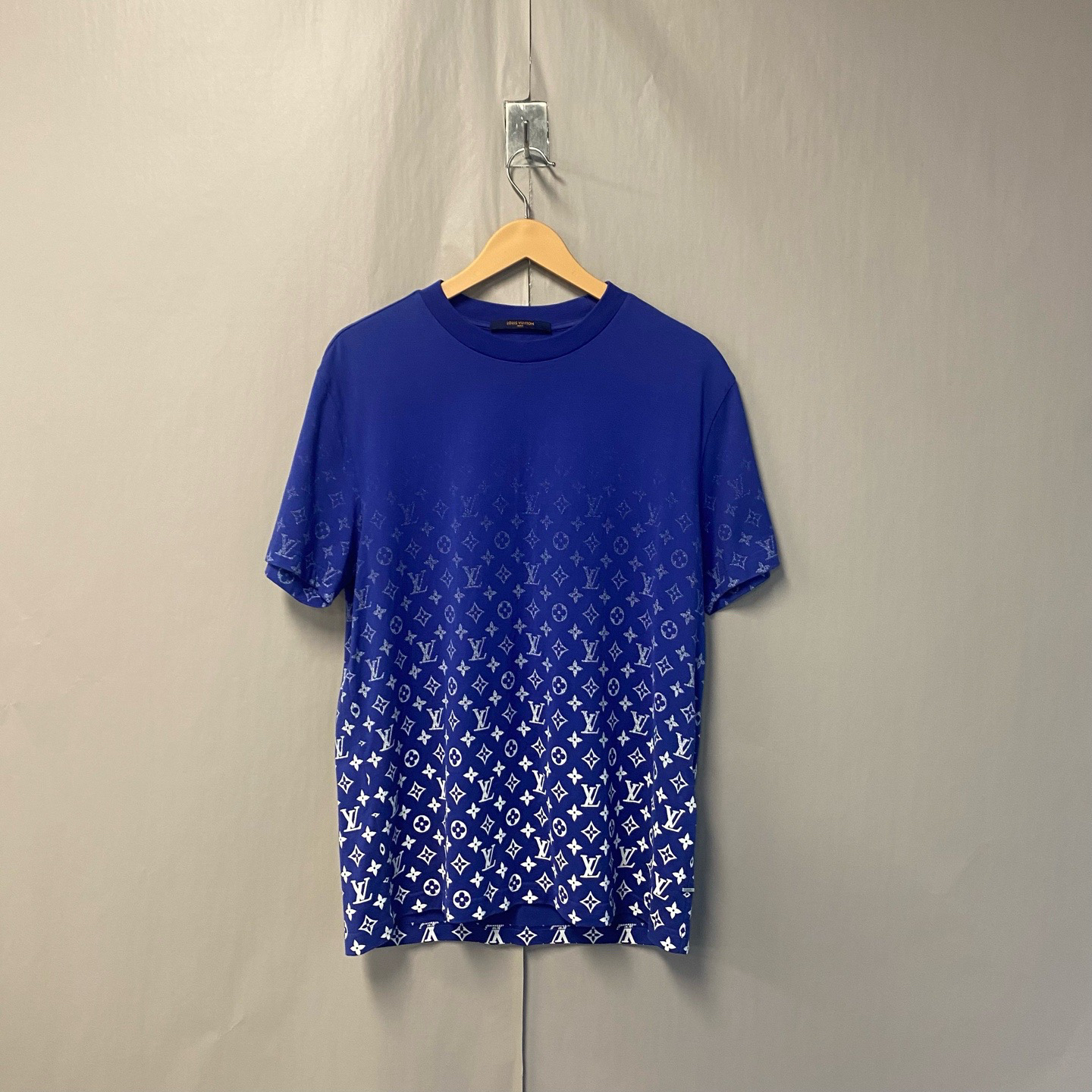 99新 LouisVuitton/路易威登 蓝色满印暗纹渐变短袖 M码 #6039