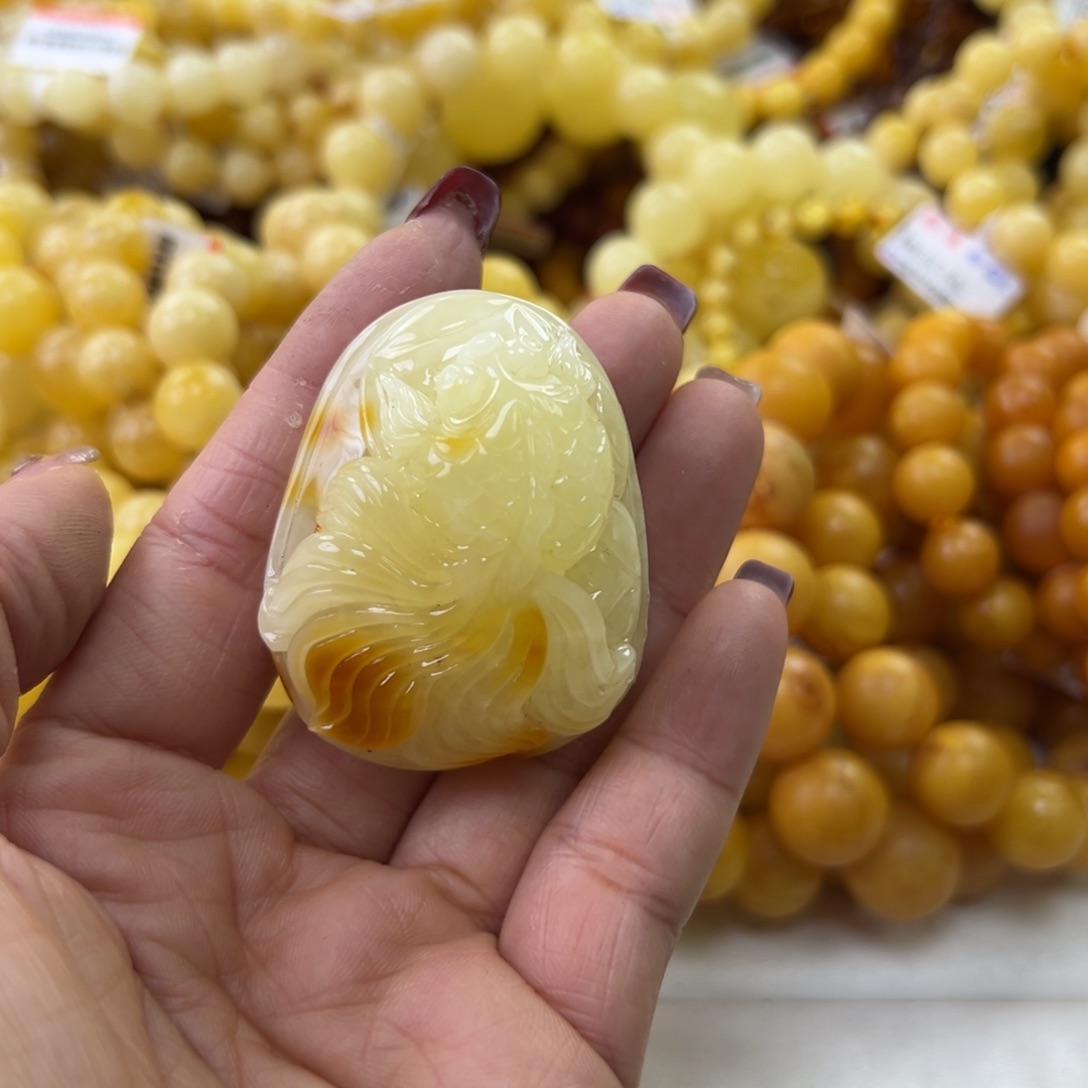 琥珀珠宝奇石未镶嵌