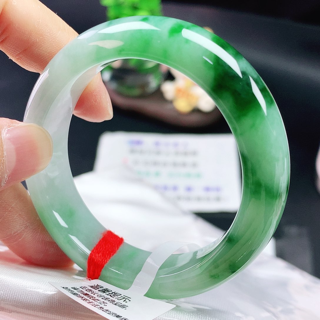 未镶嵌手镯翡翠52贵妃