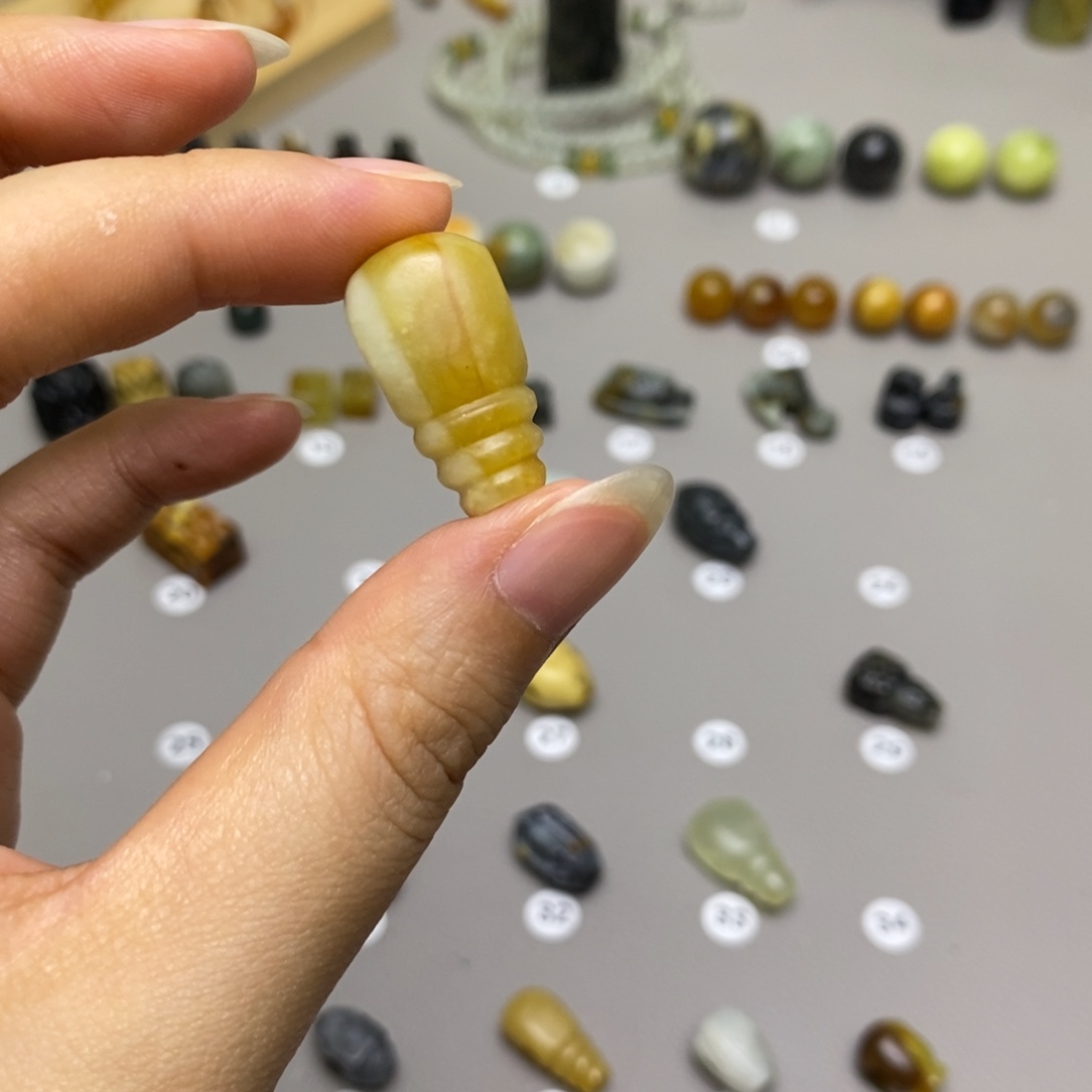 蛇纹石玉未镶嵌配饰?**申